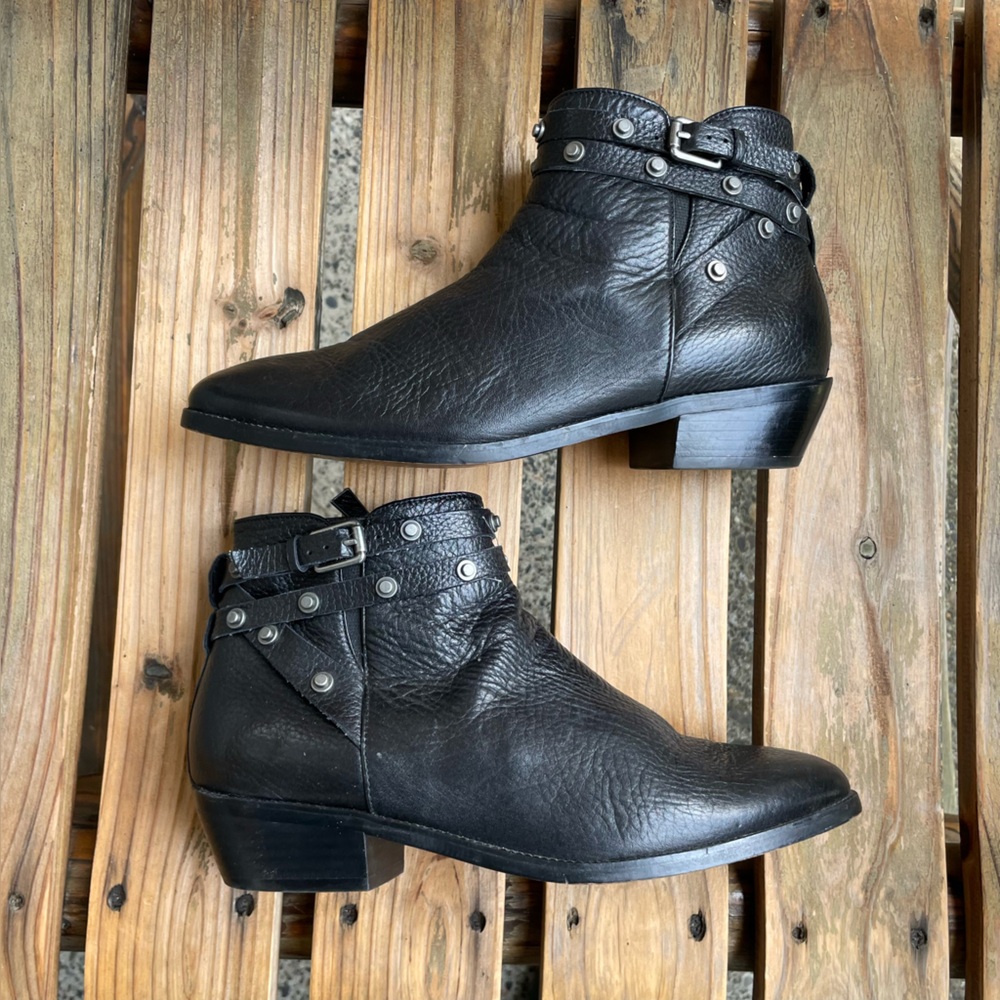 Halogen Lida StuddedAnkle Booties Size 7.5 Pebbled Black Leather Boot